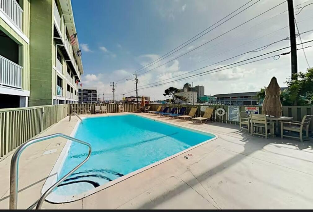 Cozy Beach Condo Sleeps 6 Pool Carolina Beach Exterior photo